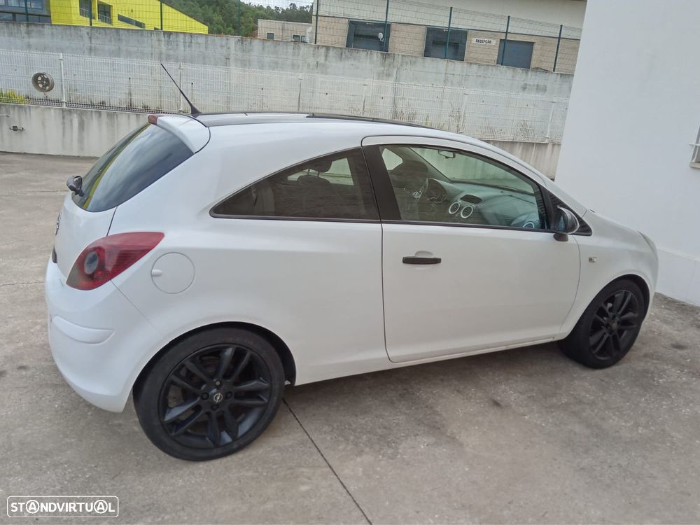 Opel Corsa 1.2 Black Edition - 4