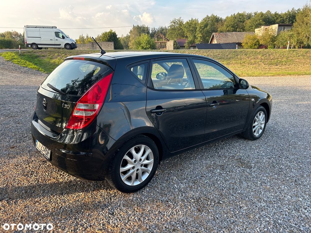 Hyundai I30 2010 photo 2