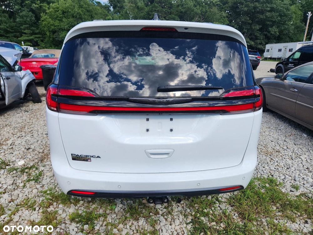Chrysler Pacifica - 6