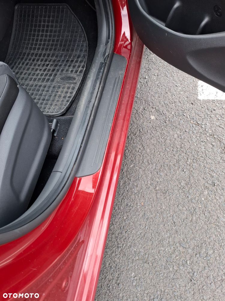 Hyundai i30 1.5 DPI Classic + - 17