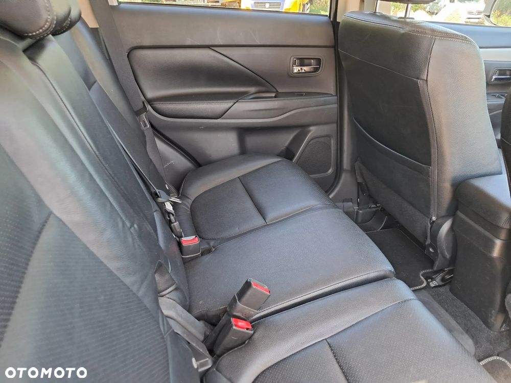 Mitsubishi Outlander Intense + - 6