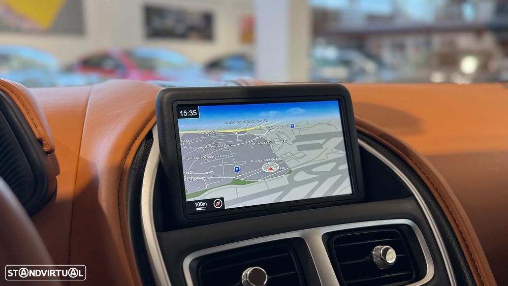 Aston Martin DB11 Coupé - 26