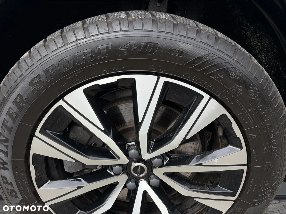 Volvo XC 60 B4 B Plus Bright - 25