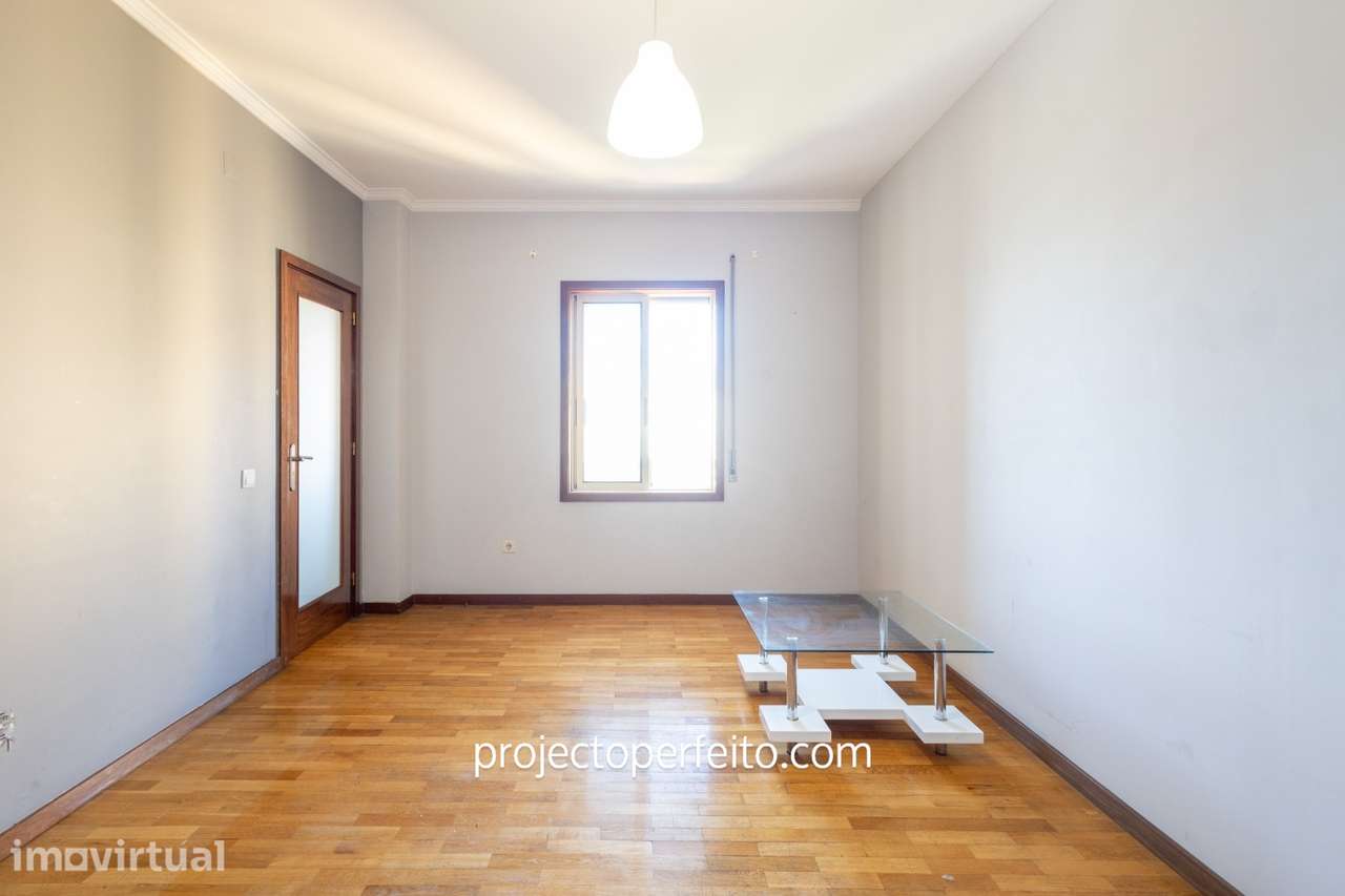 Apartamento T3 Venda em Vilar de Andorinho,Vila Nova de Gaia - Grande imagem: 2/13