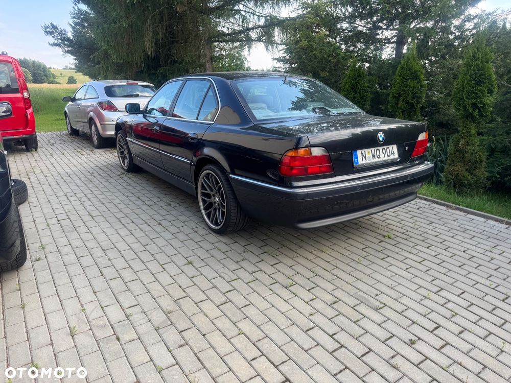 BMW Seria 7 - 20