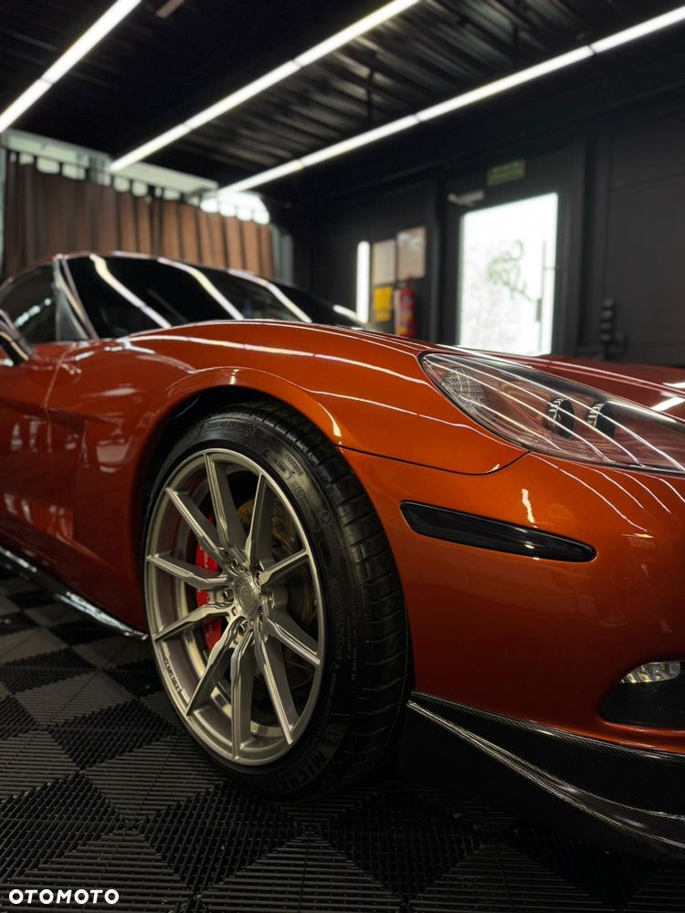 Chevrolet Corvette - 8