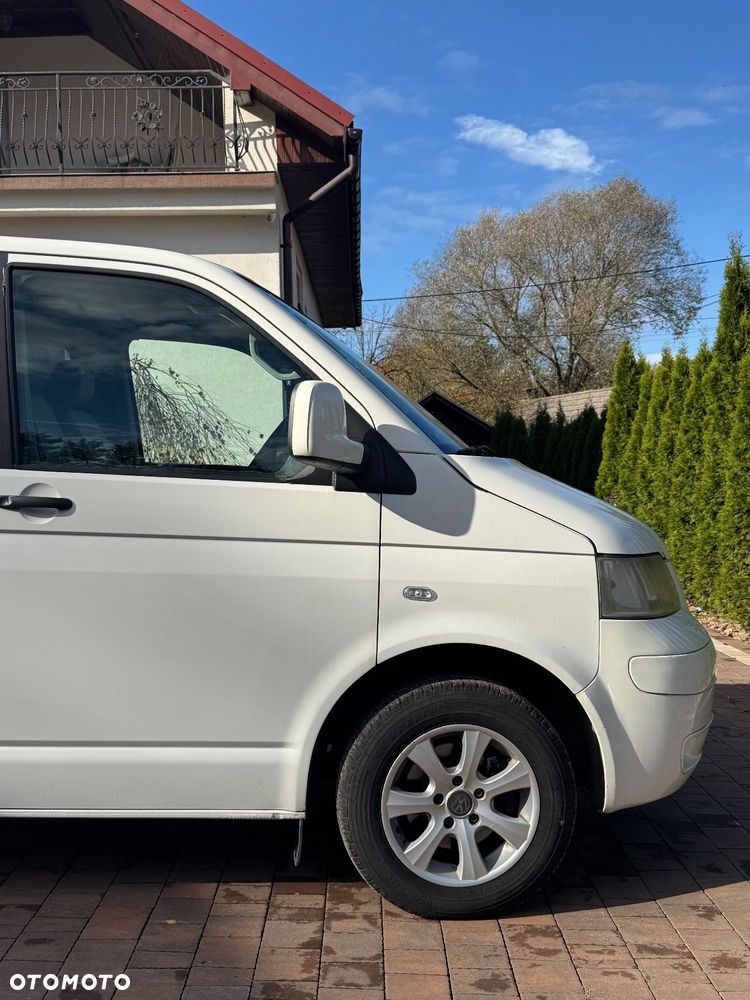 Volkswagen Caravelle - 2