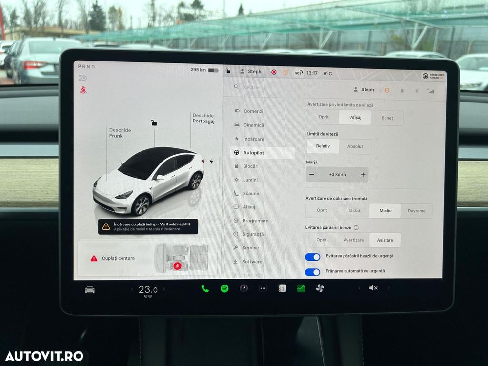 Tesla Model Y Long Range Dual Motor AWD - 29
