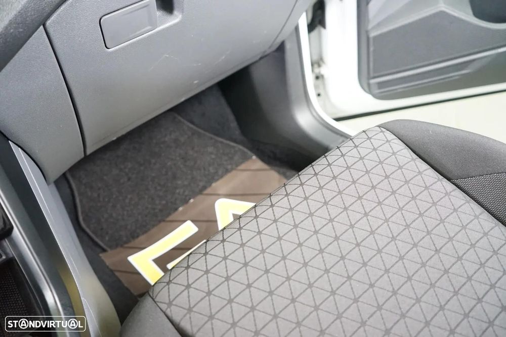 VW T-Cross 1.0 TSI Life - 33