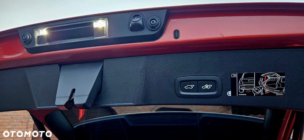 Volvo XC 40 D4 AWD Geartronic R-Design - 8