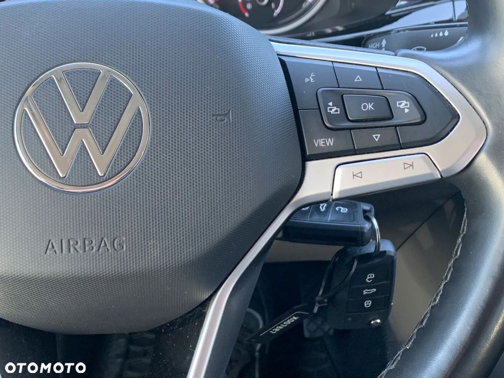 Volkswagen TRANSPORTER MOCNY T6 SILNIK DNA 2.0TDI MOC 150KM DSG7 SKRZYNIA AUTOMAT Ilość miejsc 9 osobowy ZABUDOWA KOMBI VAN MINIBUS SPECJALNA CARAVELLE Lampy Bi-LED Kamera  Radar 2x boczne drzwi przesuwne! Aktywny tempomat, Asystent pasa, System zmiany pasa, Podgrzewane fotele, Dwustrefowa Klimatyzacja i ogrzewanie! Fabryczne oryginał WEBASTO 5kW THERMO COMFORT SE Szybkie nagrzewanie silnika zimą! - 33