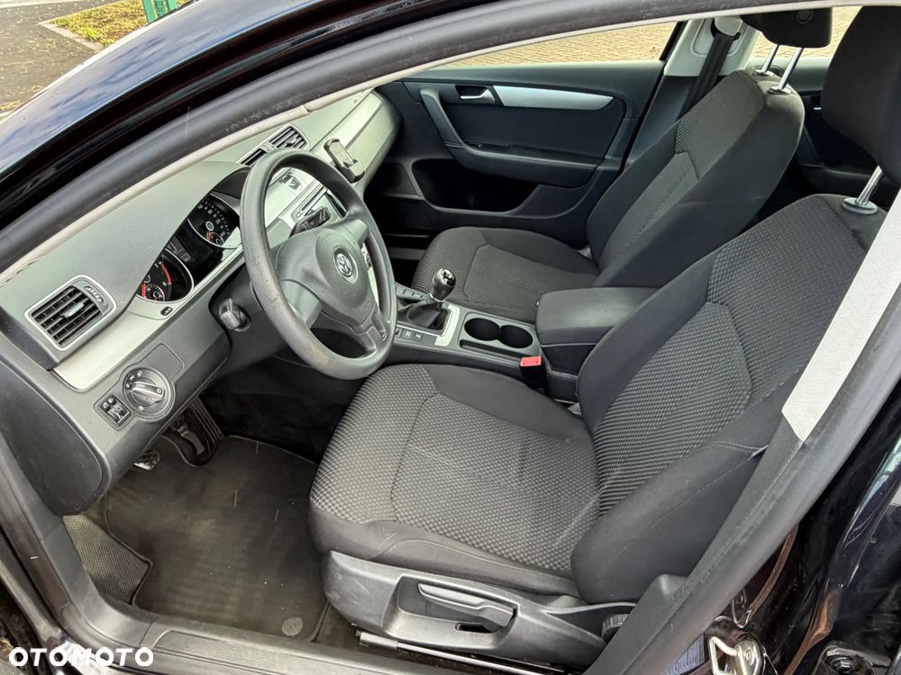 Volkswagen Passat 2.0 Blue TDI SCR Comfortline - 11