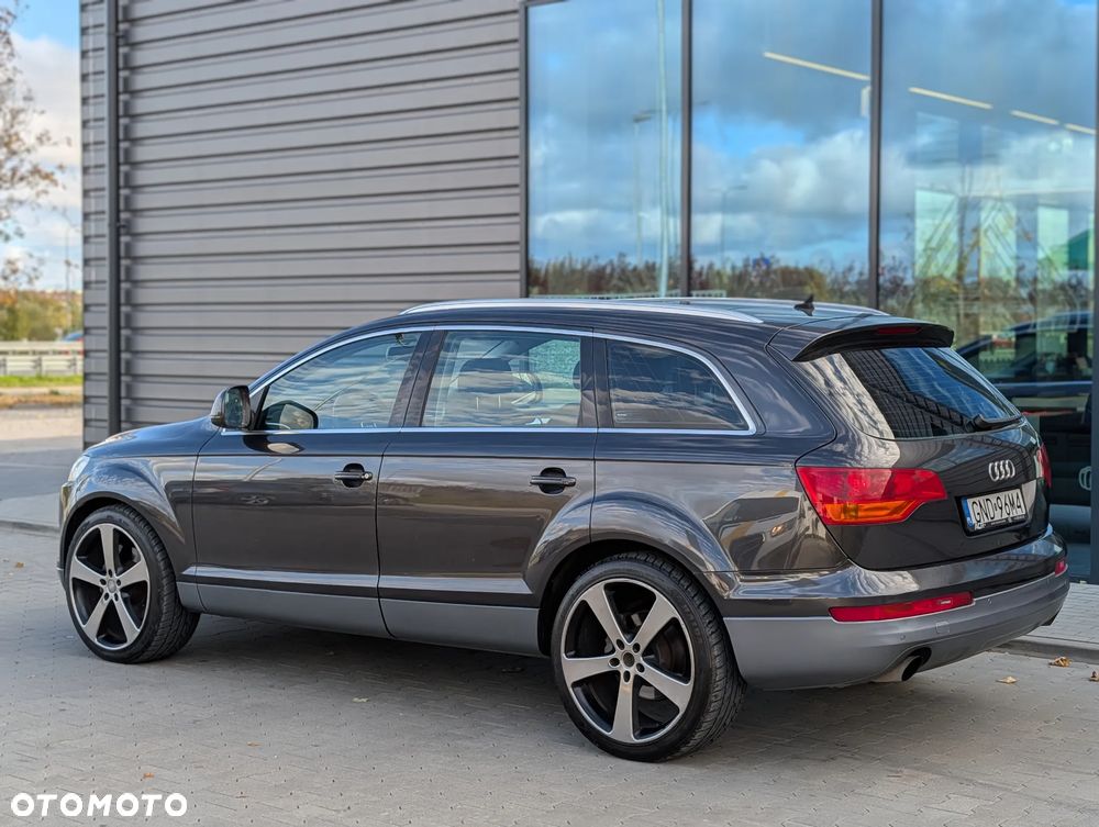 Audi Q7 2006 photo 2