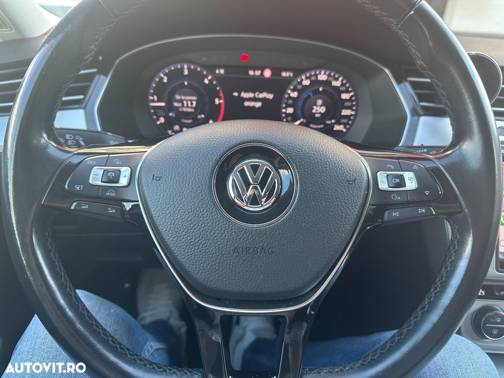 Volkswagen Passat 2.0 TDI SCR DSG Highline - 11