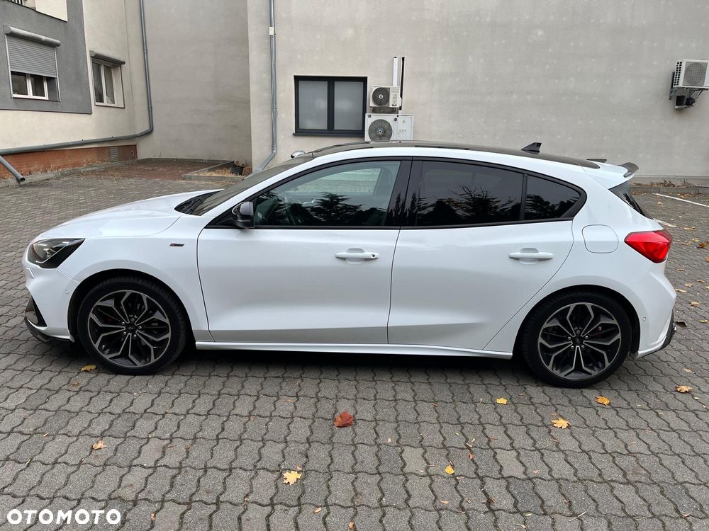 Ford Focus 1.5 EcoBoost STart-Stopp-System ST-LINE - 2