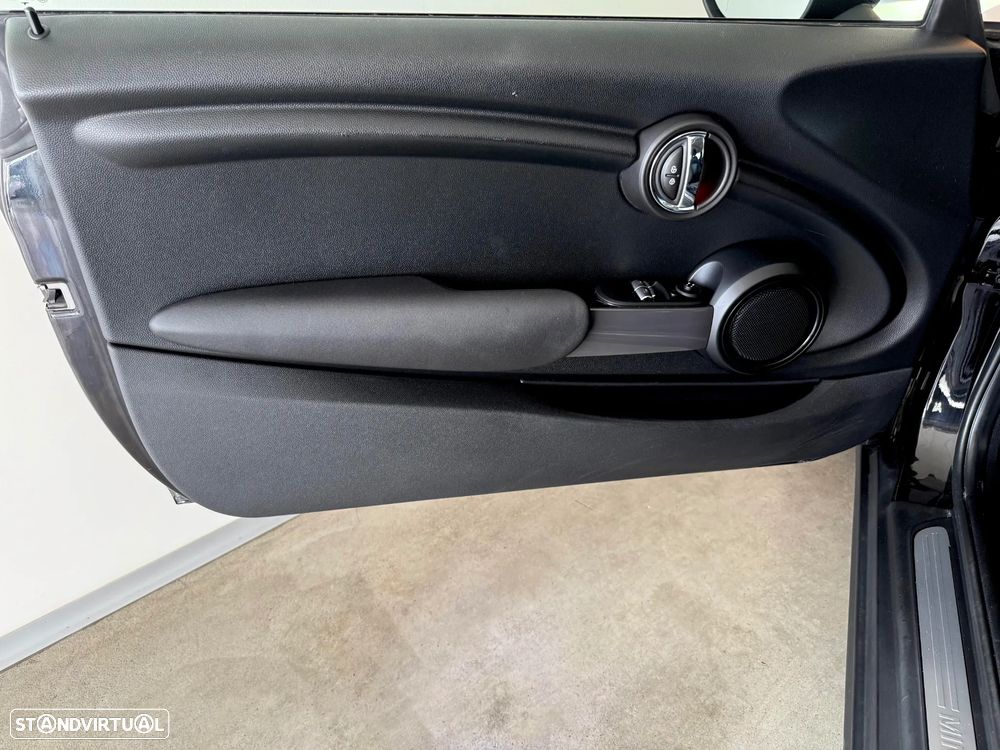 MINI 3 Portas One D - 55