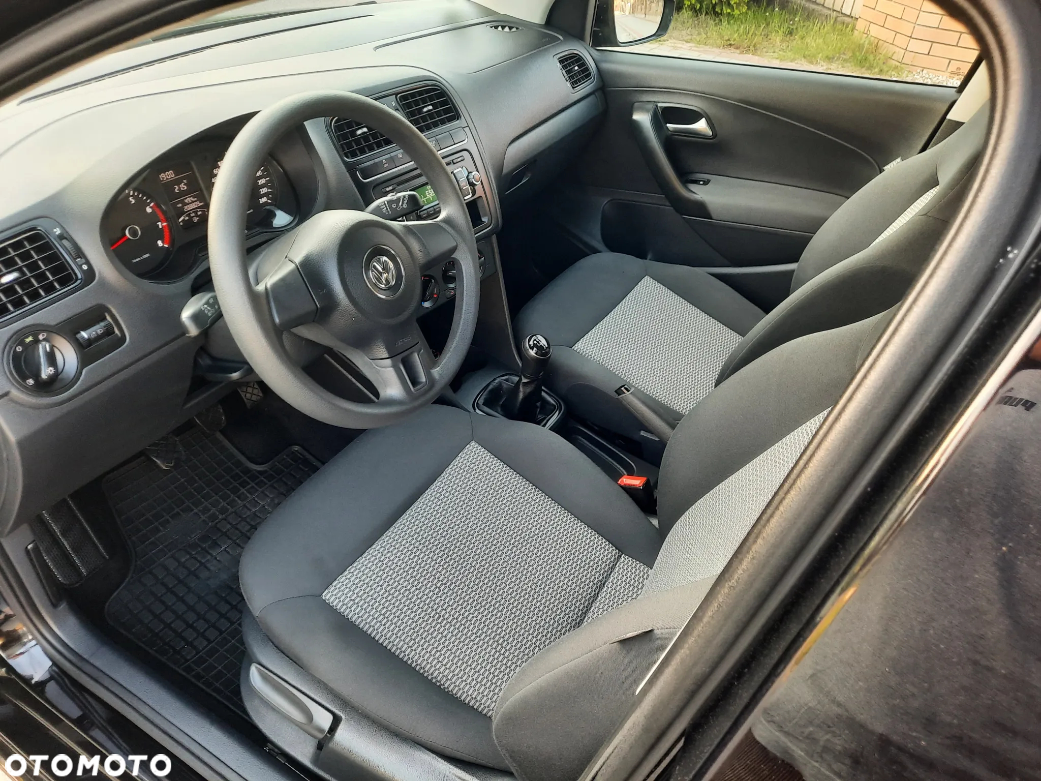 Volkswagen Polo - 17