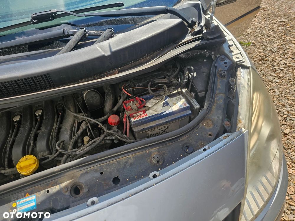Renault Scenic 1.6 16V Confort Expression - 13