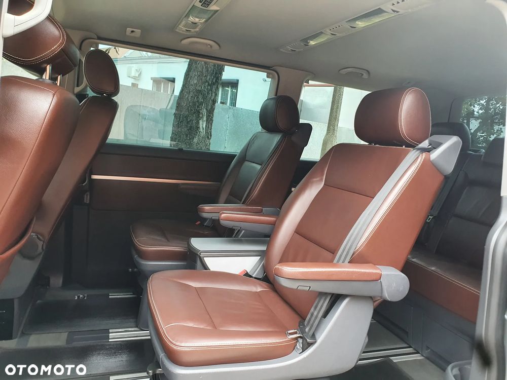 Volkswagen Multivan - 12