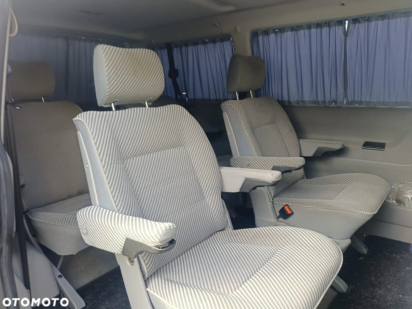 Volkswagen Caravelle - 4