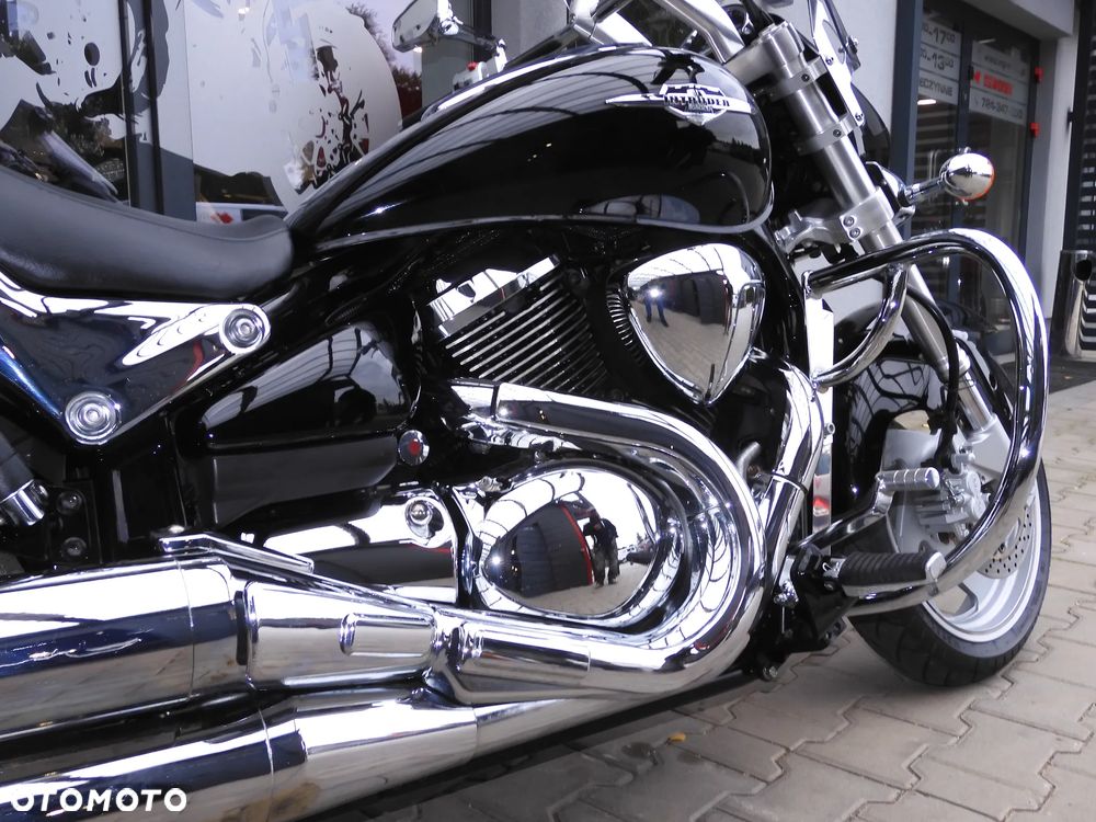 Suzuki Intruder - 13
