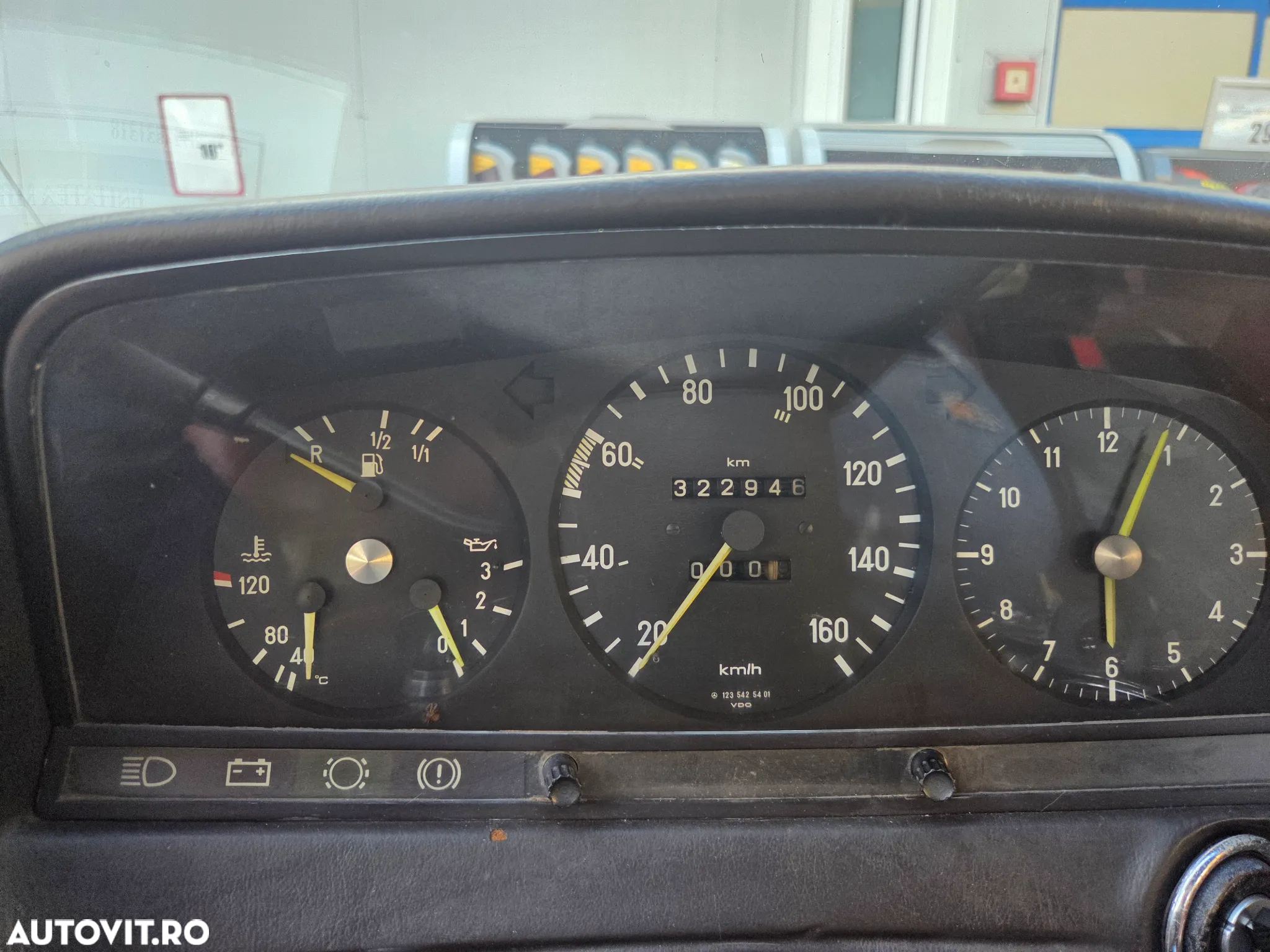 Mercedes-Benz W123 - 23