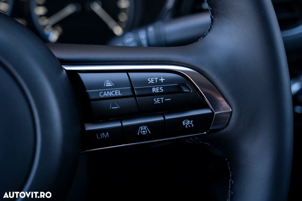 Mazda 3 e-Skyactiv X186 AT MHEV Exclusive-Line - 17