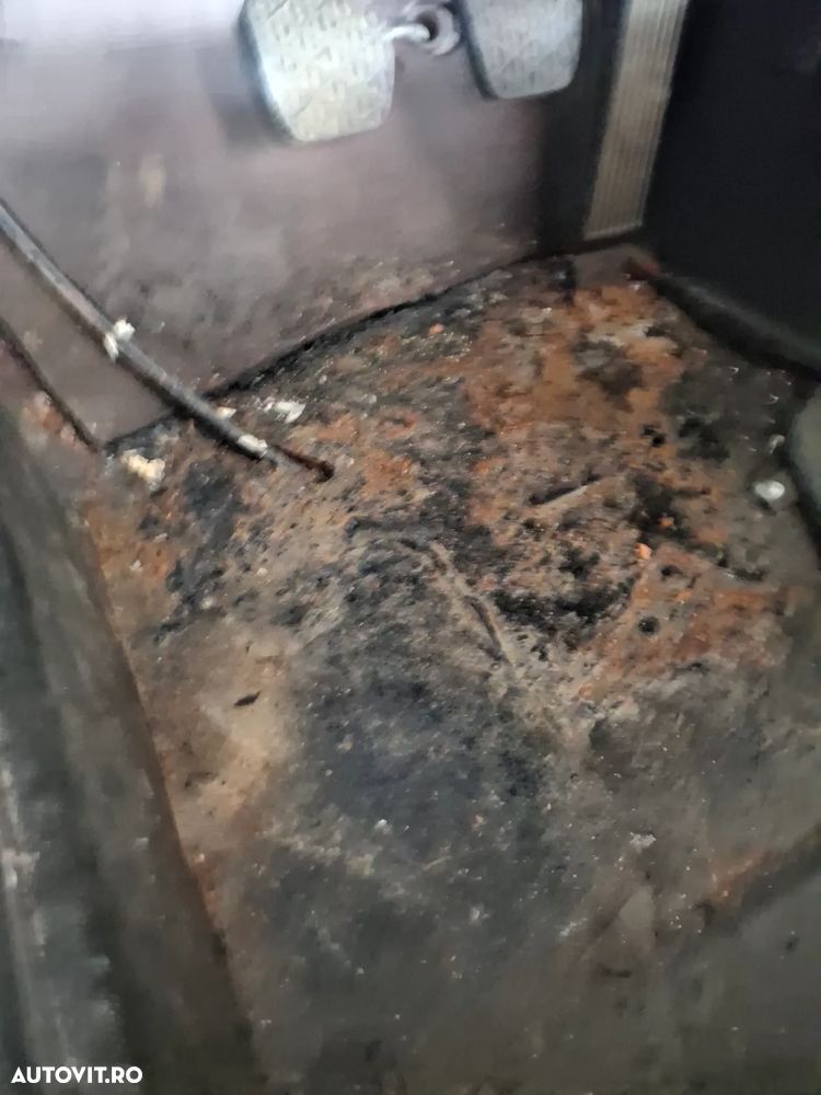 Mercedes-Benz W115 - 11