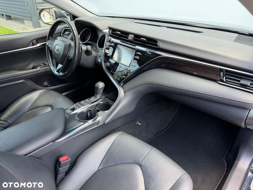 Toyota Camry 2.5 Hybrid Prestige CVT - 11