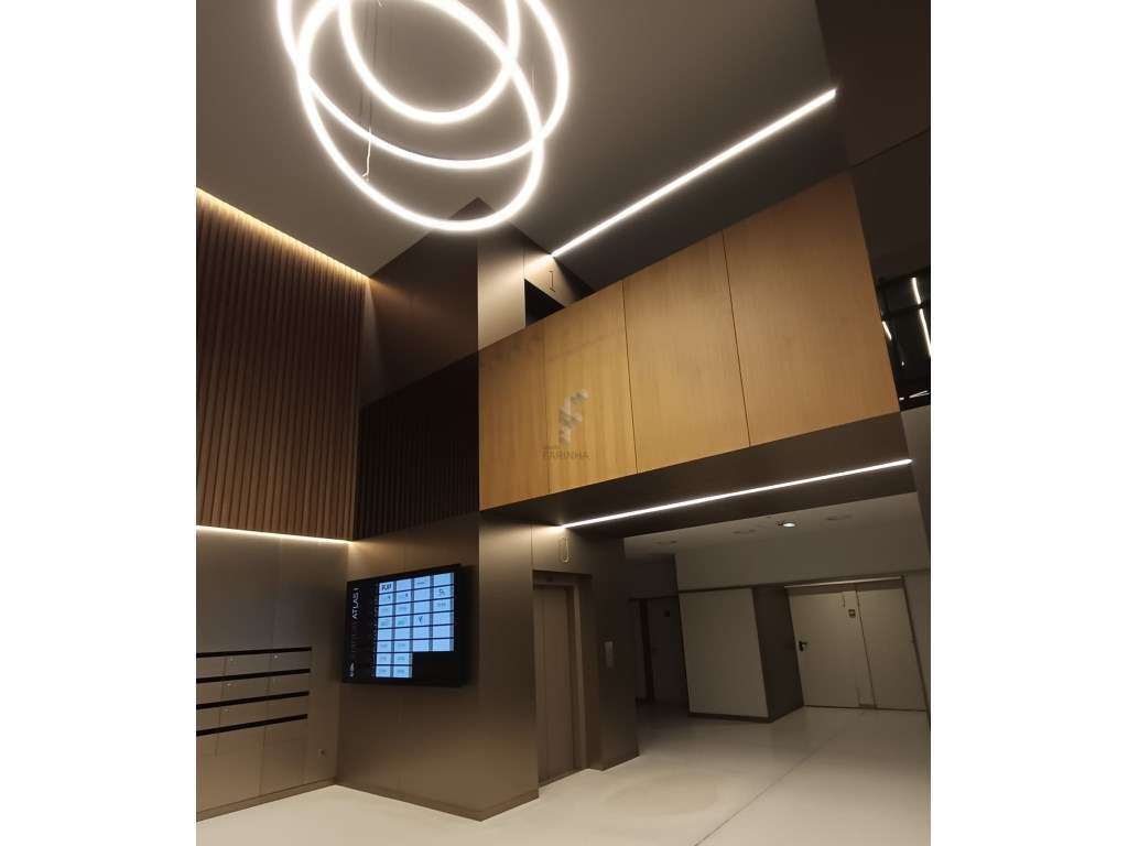 Escritório com 438 m2 - Grande imagem: 2/4