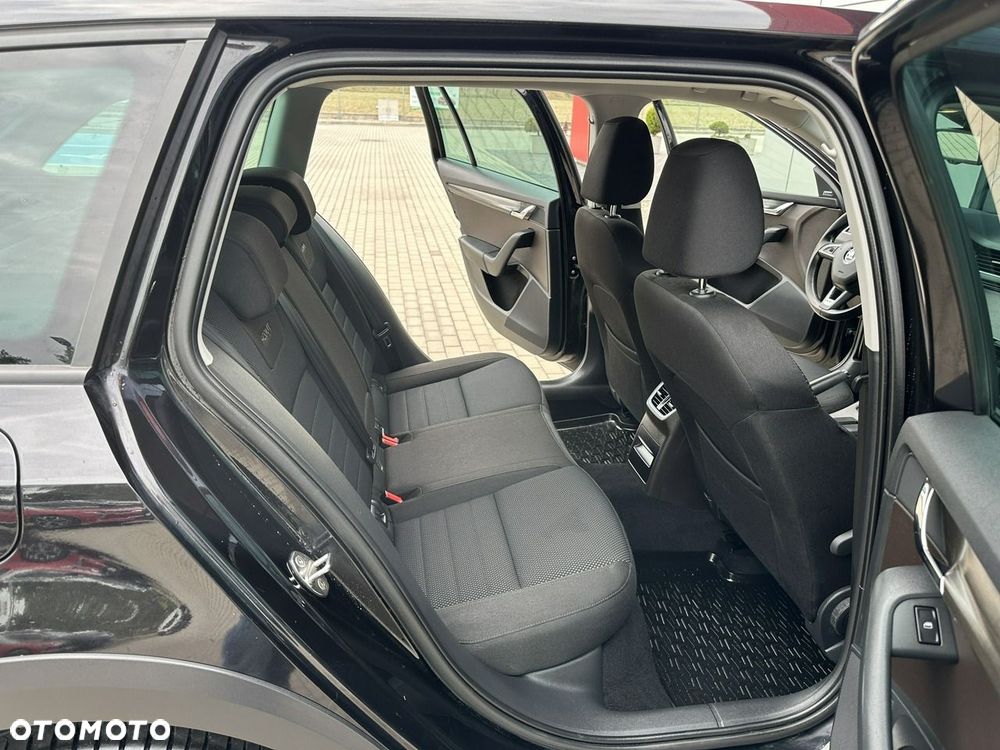 Skoda Octavia 2.0 TDI 4x4 DSG Scout - 17