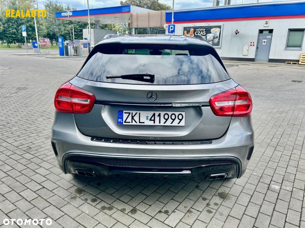 Mercedes-Benz GLA - 17