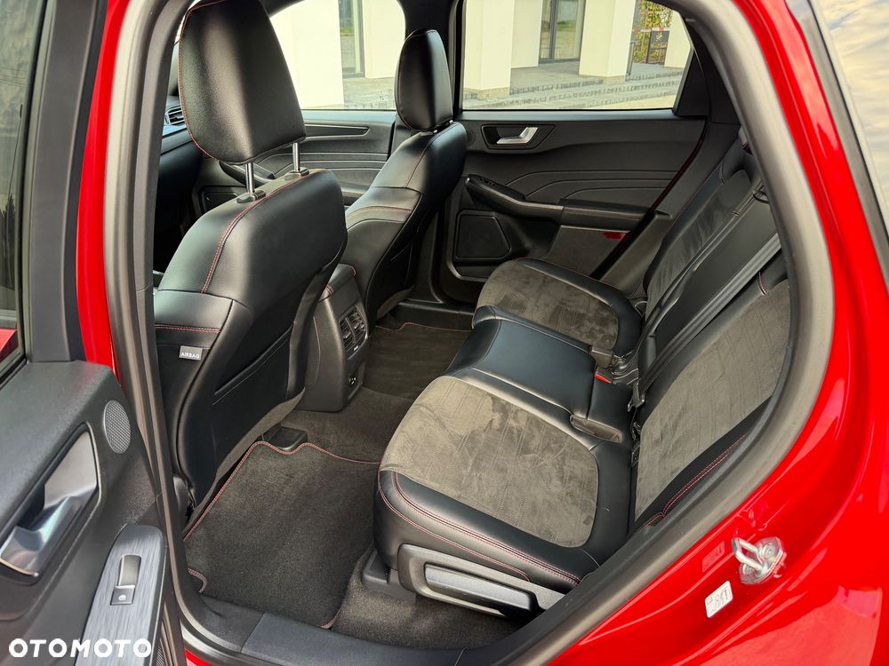 Ford Kuga 2.5 Duratec PHEV ST-LINE X - 24