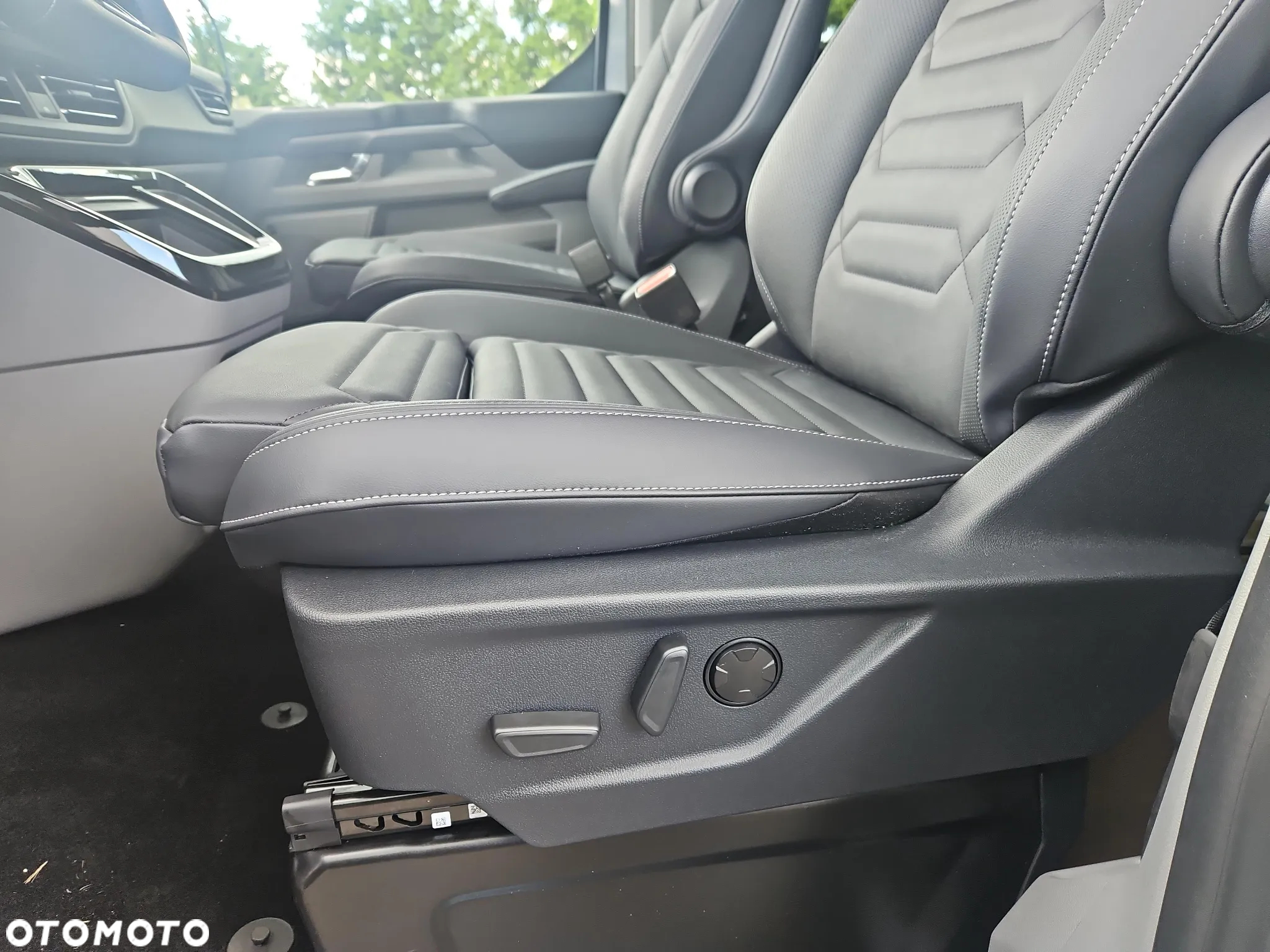 Ford Tourneo Custom 2.0 EcoBlue 320 L2 Titanium X - 12