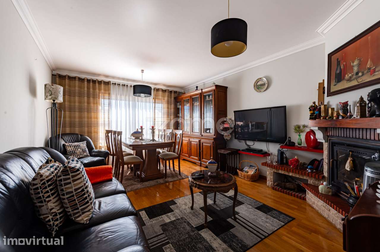 Apartamento T1+1 Areosa com elevador, garagem e arrumos - Grande imagem: 3/37