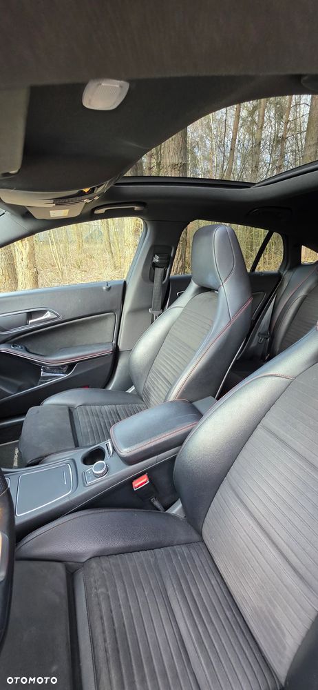 Mercedes-Benz CLA 180 7G-DCT AMG Line - 20