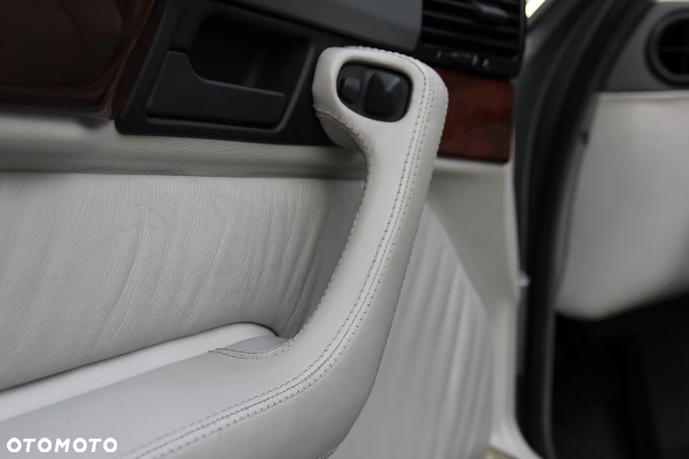 BMW Seria 5 540i - 23