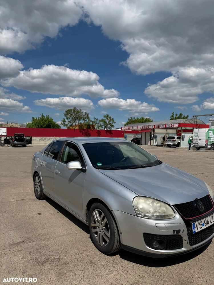 Volkswagen Jetta 2.0 TDI Comfortline - 4