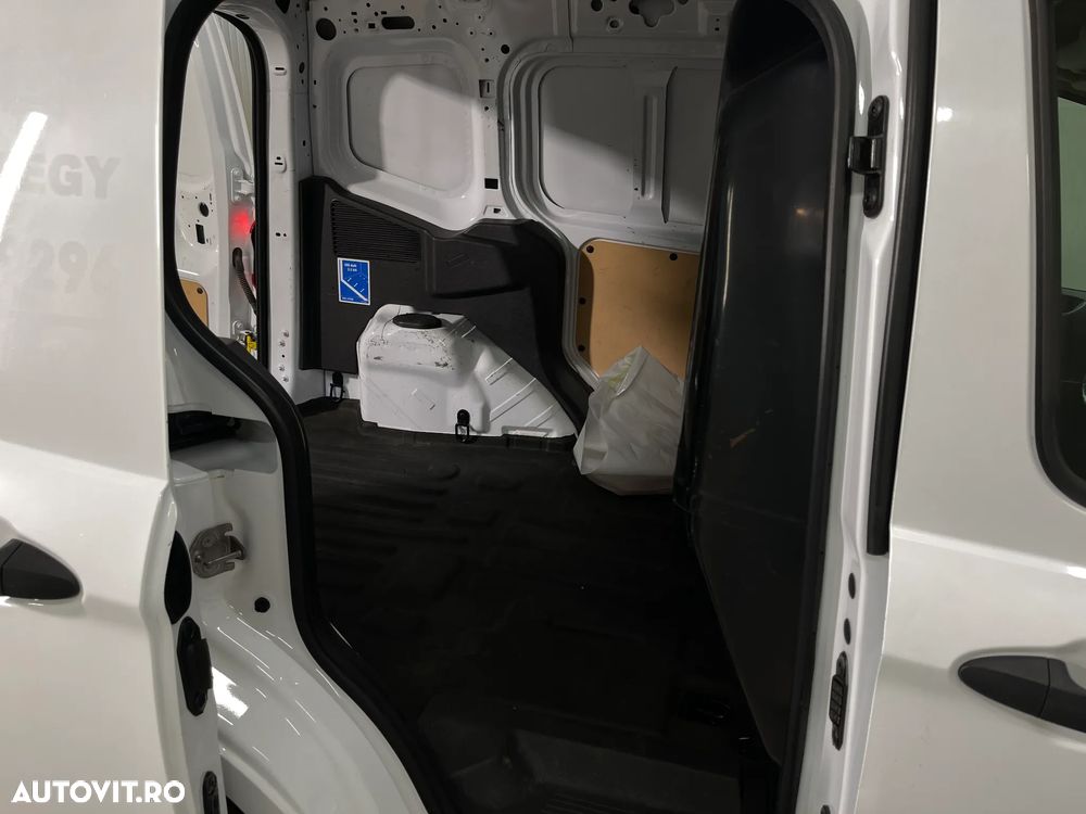 Ford Transit Courier - 8