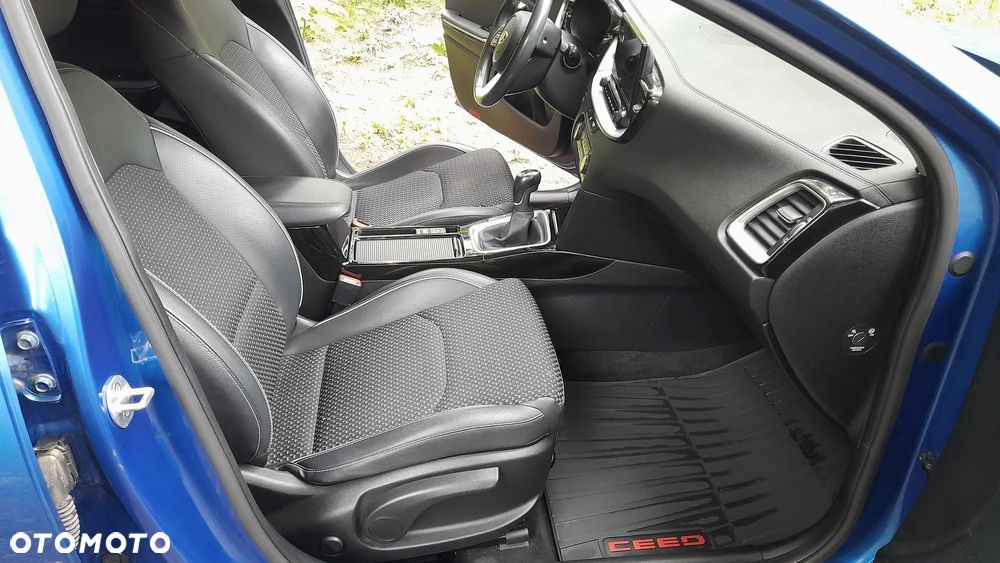 Kia Ceed 1.4 T-GDI L Business Line Plus - 7