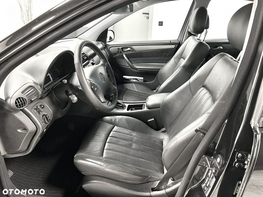 Mercedes-Benz Klasa C 32 AMG - 19
