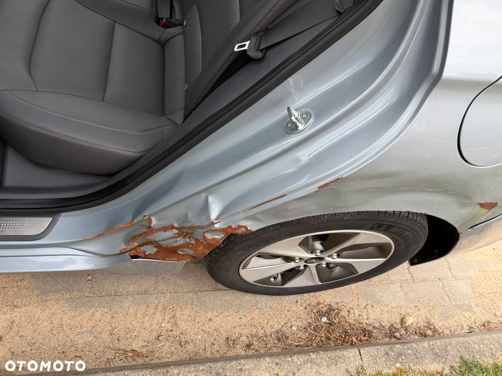 Hyundai IONIQ Premium - 32
