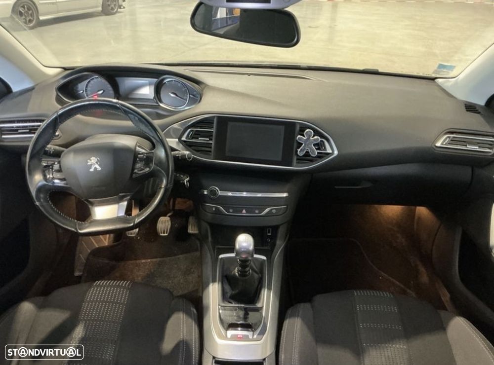 Peugeot 308 1.2 PureTech Allure J17 - 8