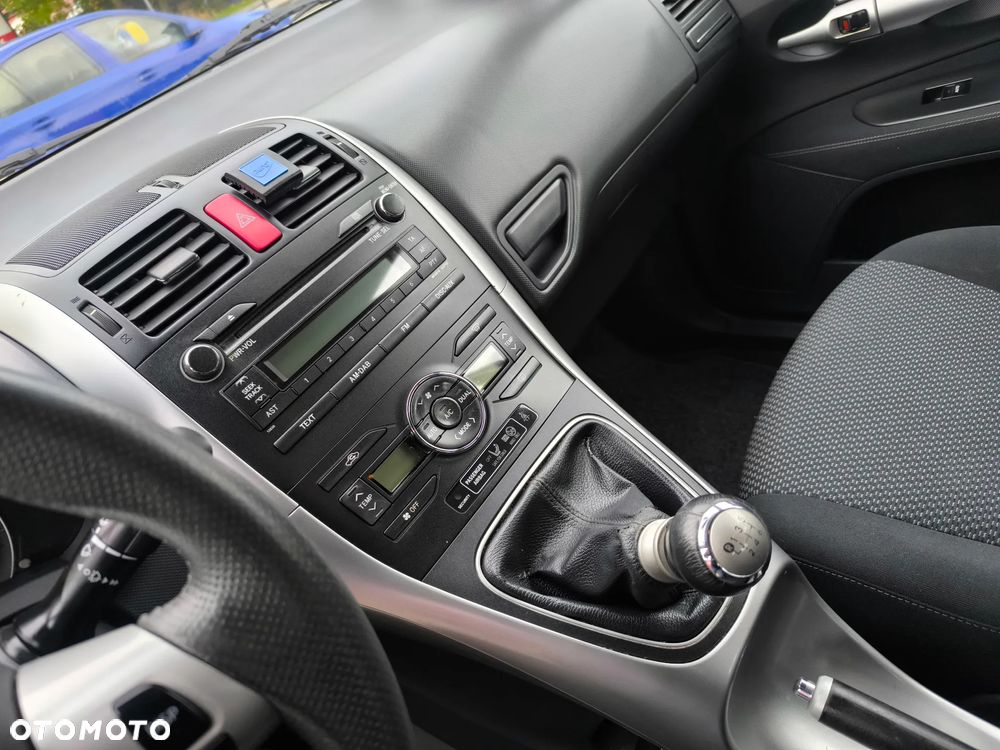 Toyota Auris 1.6 Sprint - 9