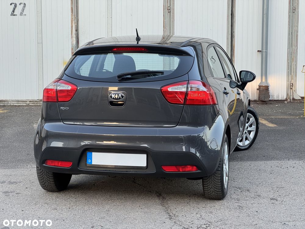 Kia Rio 1.2 Dream Team Edition - 8