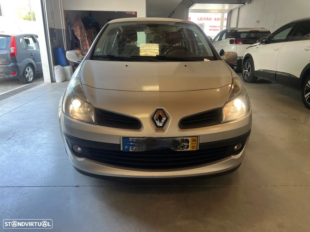 Renault Clio 1.5 dCi Dynamique S - 8
