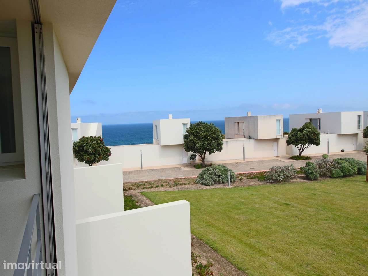 Moradia T3, vista mar, condomínio fechado, 2 min da praia, Santa Cruz - Grande imagem: 2/5