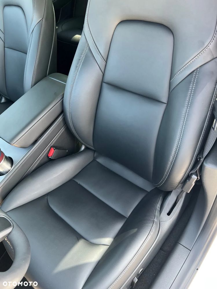 Tesla Model 3 Standard Reichweite Plus Hinterradantrieb - 13