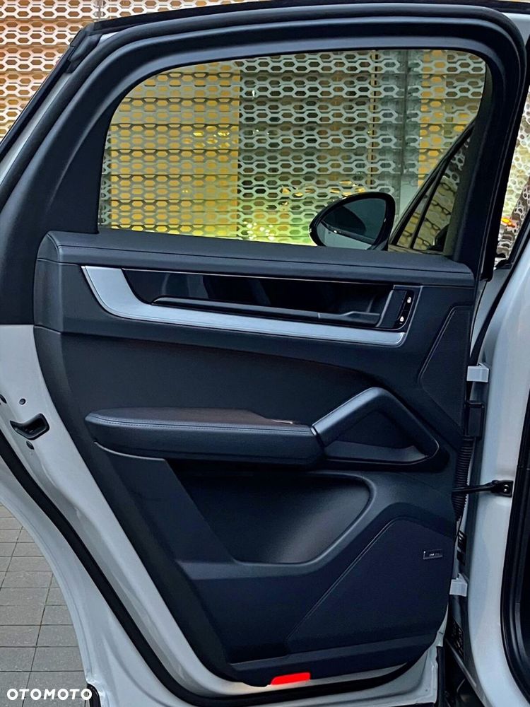 Porsche Cayenne - 14