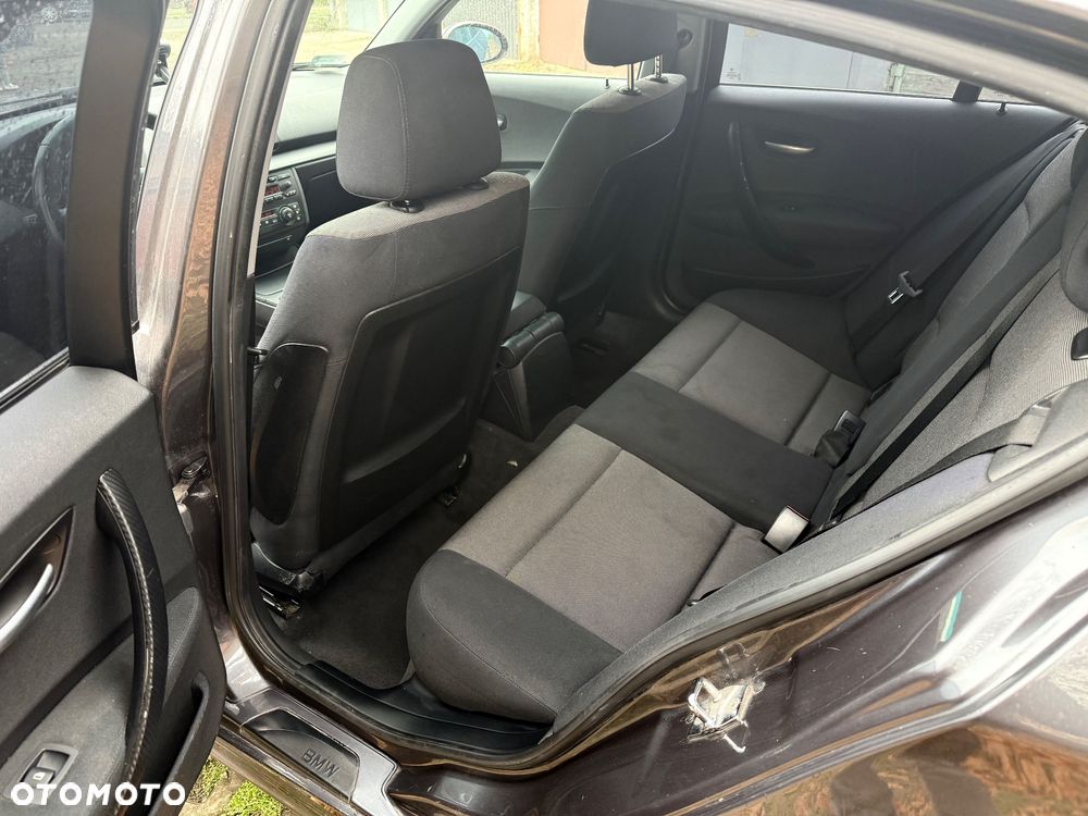BMW Seria 1 120d - 12